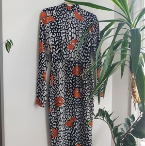 *SOLD*Essentiel Antwerp form fitting blk/org dress